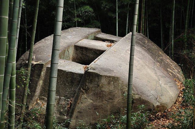 Japonya’da Bulunan 800 Tonluk Monolit’in Gizemi